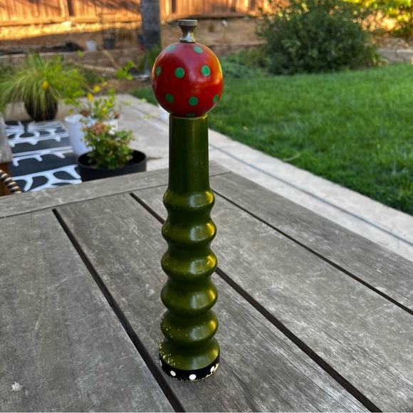 Vintage William Bounds Pepper Mill Grinder Wood Green Red Polka Dot - Picture 3 of 11